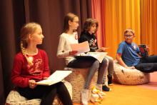 Uczniowie klas 4,5 i 6 będą czytali w języku polskim i szwedzkim. 